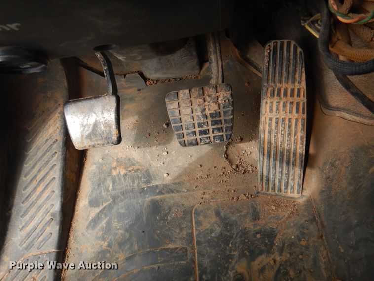 image for item DY9519 2007 Freightliner Business Class M2  tank truck