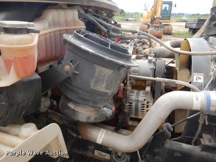 image for item DY9519 2007 Freightliner Business Class M2  tank truck