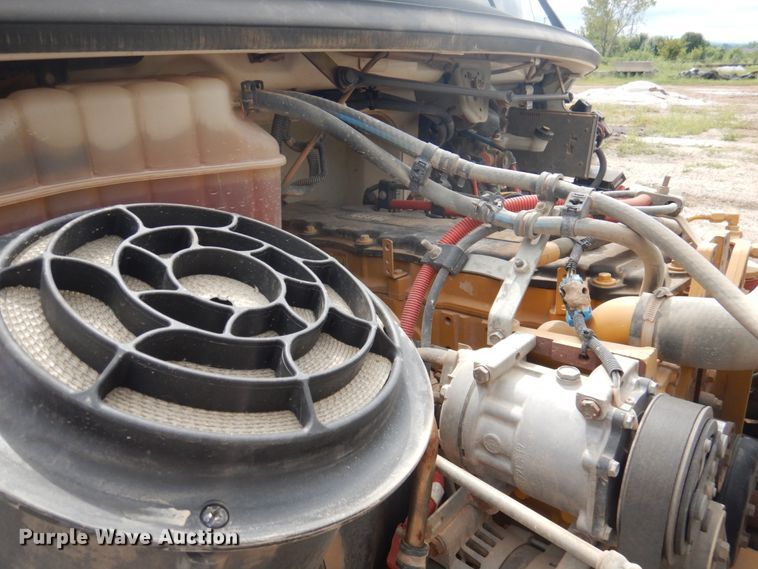 image for item DY9519 2007 Freightliner Business Class M2  tank truck