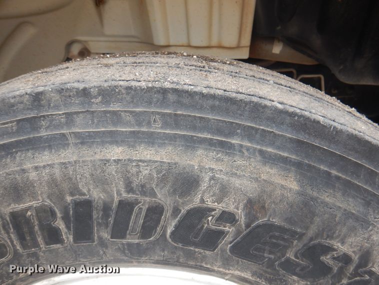 image for item DY9519 2007 Freightliner Business Class M2  tank truck