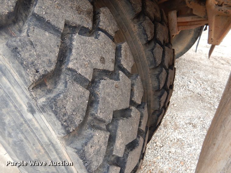 image for item DY9519 2007 Freightliner Business Class M2  tank truck