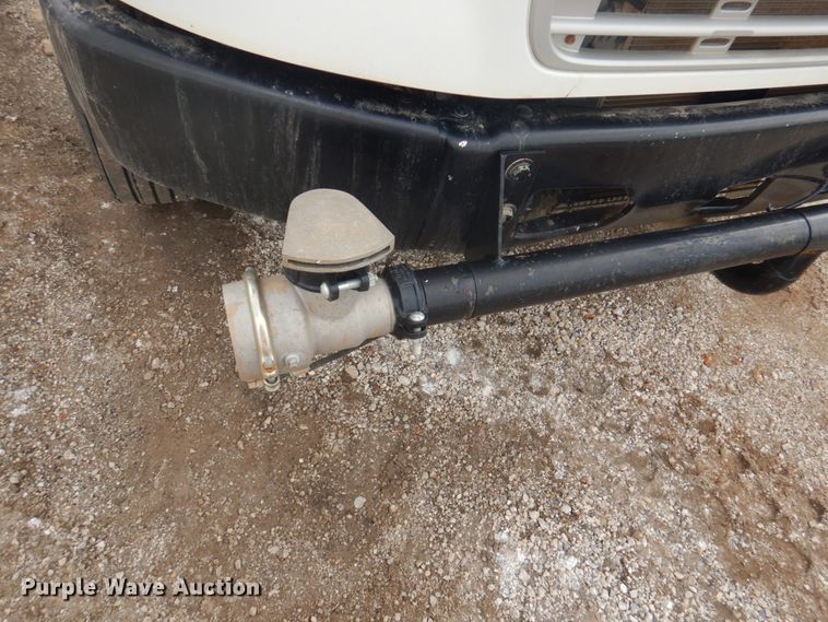 image for item DY9519 2007 Freightliner Business Class M2  tank truck