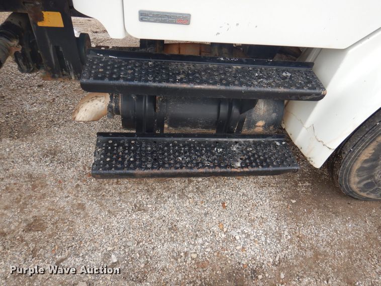 image for item DY9519 2007 Freightliner Business Class M2  tank truck