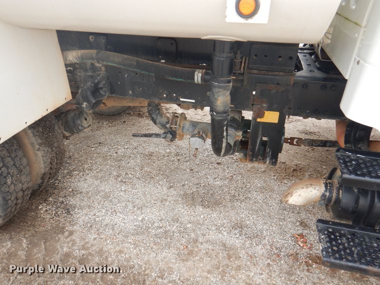 image for item DY9519 2007 Freightliner Business Class M2  tank truck