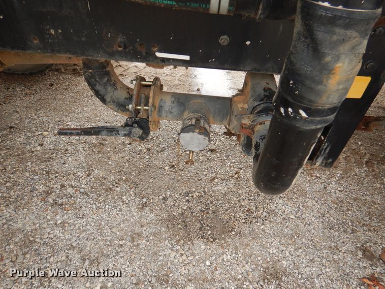 image for item DY9519 2007 Freightliner Business Class M2  tank truck