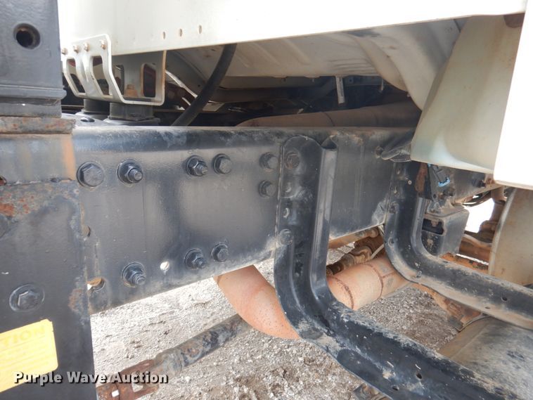 image for item DY9519 2007 Freightliner Business Class M2  tank truck