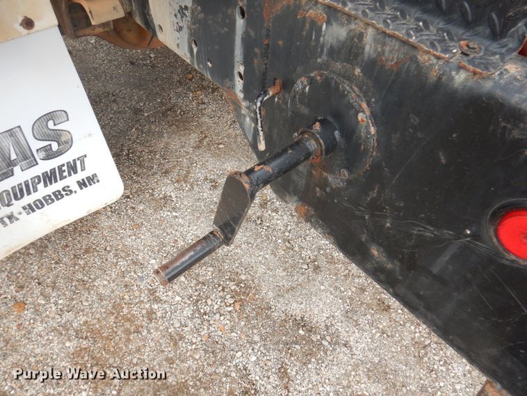 image for item DY9519 2007 Freightliner Business Class M2  tank truck