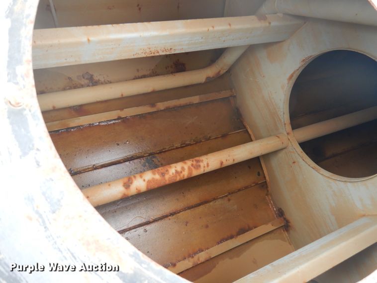 image for item DY9519 2007 Freightliner Business Class M2  tank truck