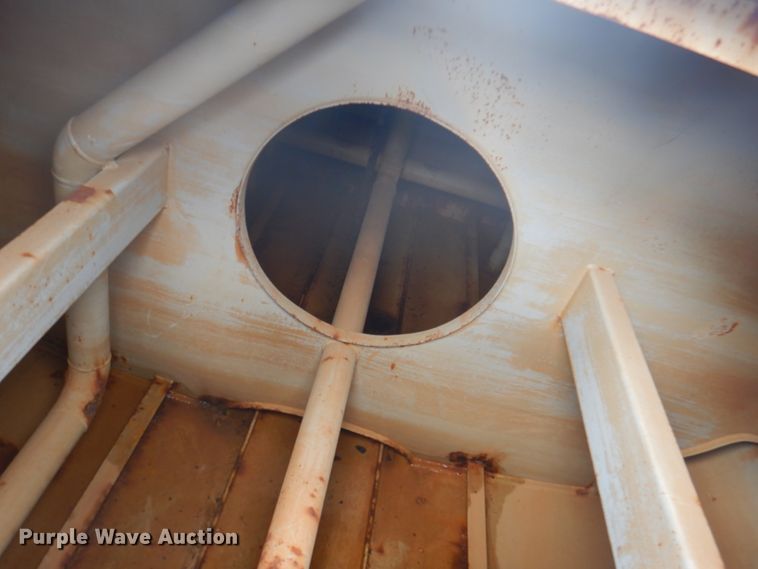 image for item DY9519 2007 Freightliner Business Class M2  tank truck