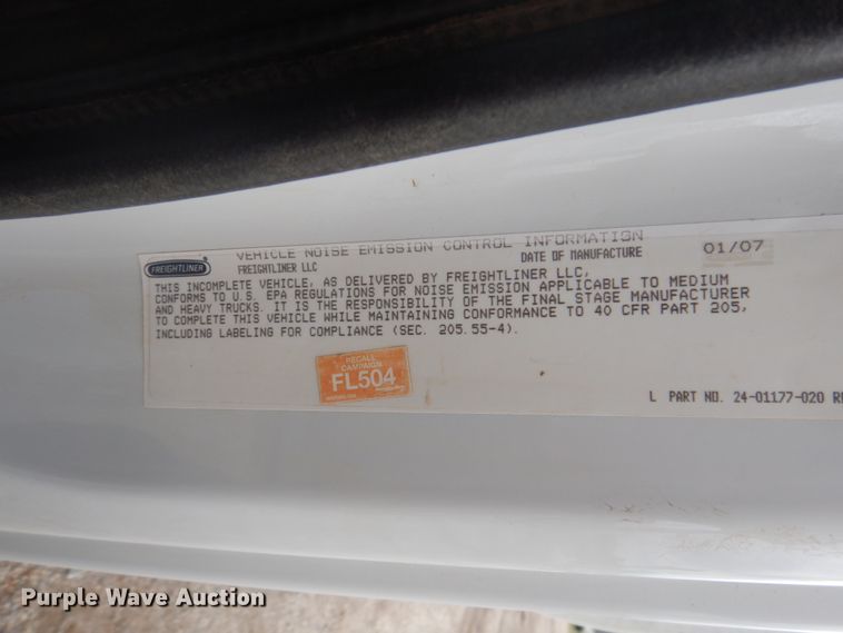 image for item DY9519 2007 Freightliner Business Class M2  tank truck