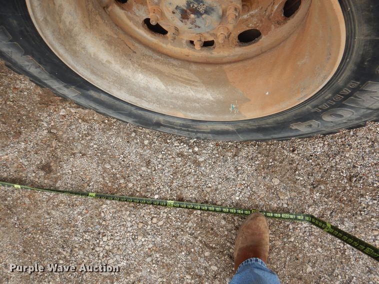 image for item DY9519 2007 Freightliner Business Class M2  tank truck