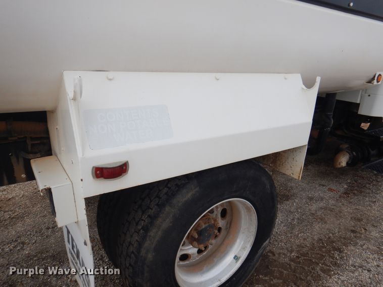 image for item DY9519 2007 Freightliner Business Class M2  tank truck