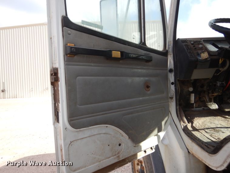 image for item EC9161 2002 Freightliner FL112 dump truck