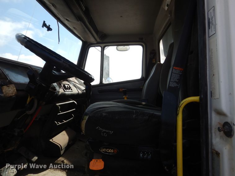 image for item EC9161 2002 Freightliner FL112 dump truck