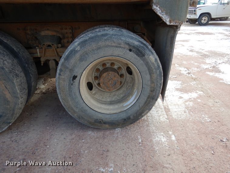 image for item EC9161 2002 Freightliner FL112 dump truck