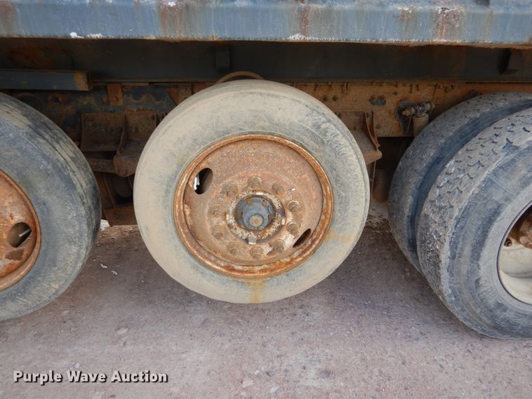 image for item EC9161 2002 Freightliner FL112 dump truck