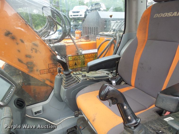 image for item EP9885 2018 Doosan DX140LCR-5  excavator