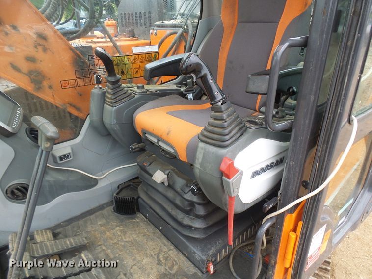 image for item EP9885 2018 Doosan DX140LCR-5  excavator
