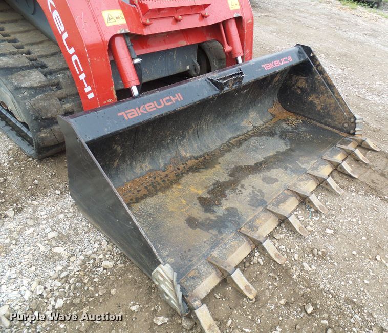 image for item EP9886 2019 Takeuchi TL12V-2  tracked skid steer loader