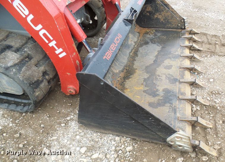 image for item EP9886 2019 Takeuchi TL12V-2  tracked skid steer loader