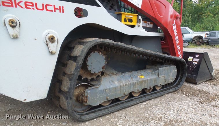 image for item EP9886 2019 Takeuchi TL12V-2  tracked skid steer loader