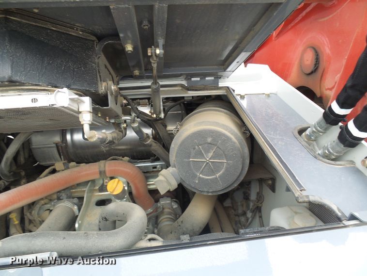 image for item EP9886 2019 Takeuchi TL12V-2  tracked skid steer loader