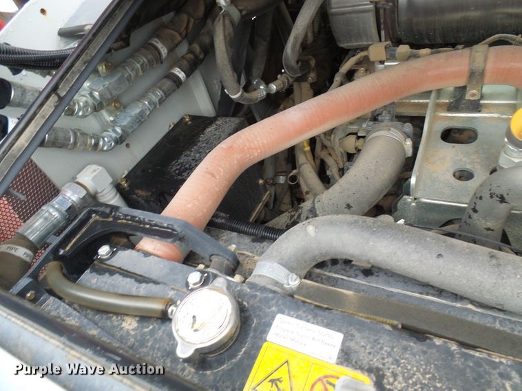 image for item EP9886 2019 Takeuchi TL12V-2  tracked skid steer loader