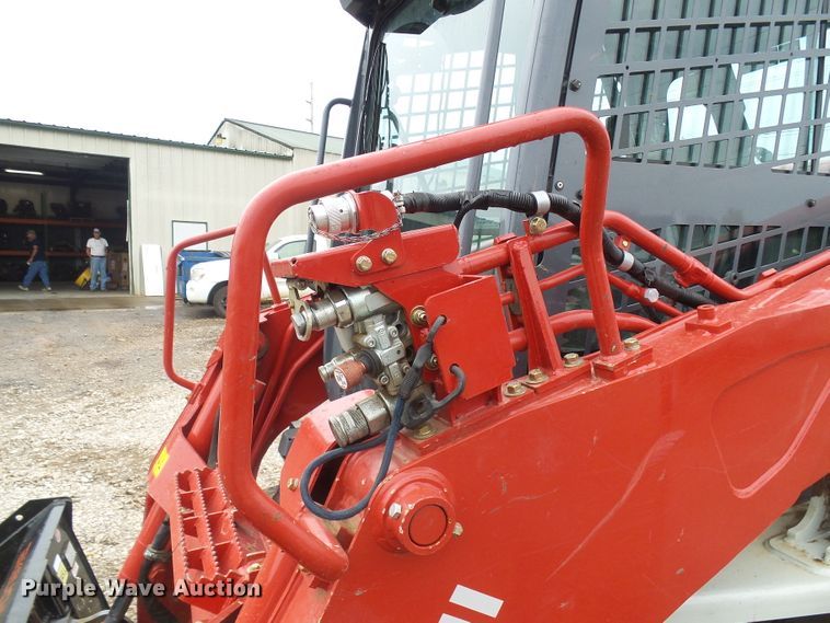 image for item EP9886 2019 Takeuchi TL12V-2  tracked skid steer loader