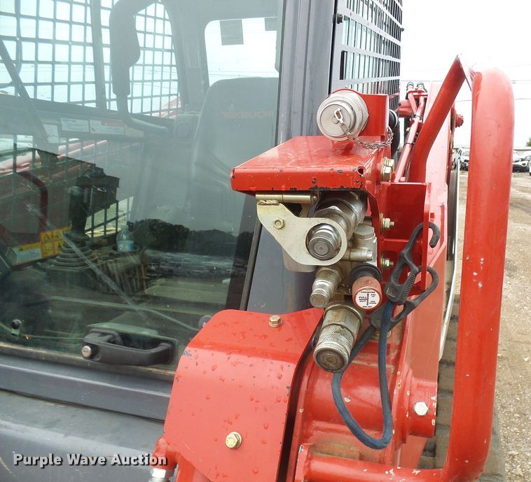 image for item EP9886 2019 Takeuchi TL12V-2  tracked skid steer loader