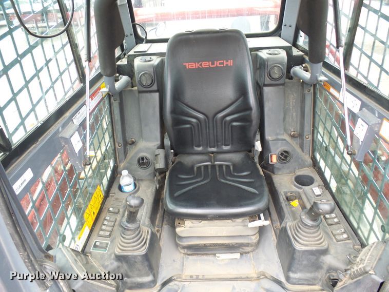 image for item EP9886 2019 Takeuchi TL12V-2  tracked skid steer loader