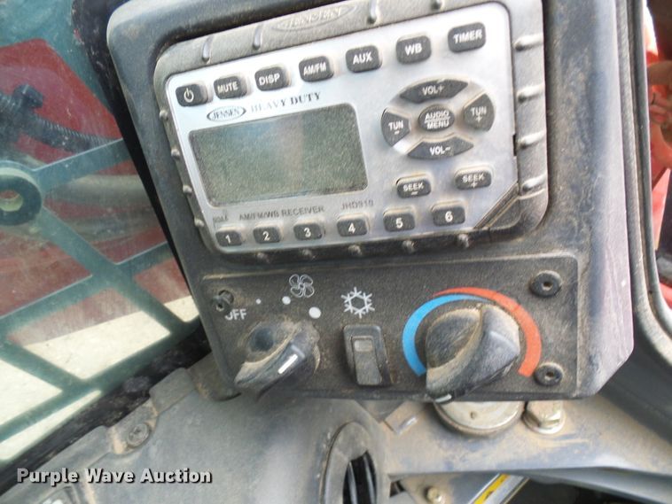 image for item EP9886 2019 Takeuchi TL12V-2  tracked skid steer loader