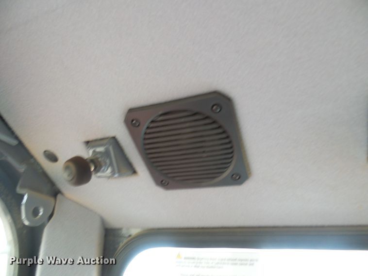 image for item EP9886 2019 Takeuchi TL12V-2  tracked skid steer loader