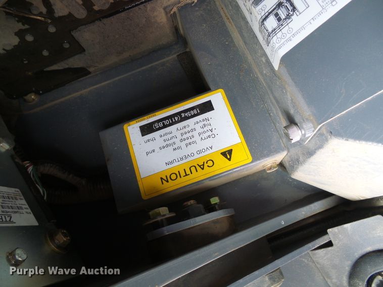 image for item EP9886 2019 Takeuchi TL12V-2  tracked skid steer loader