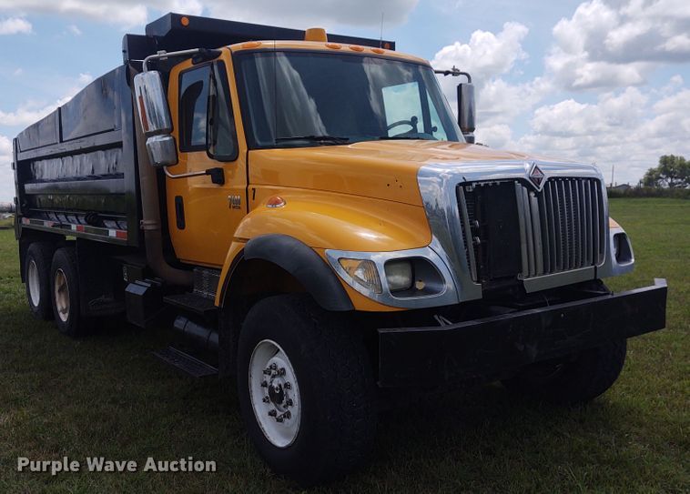 image for item EQ9391 2003 International 7400  dump truck