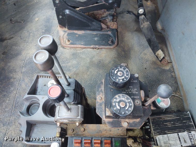 image for item EQ9391 2003 International 7400  dump truck