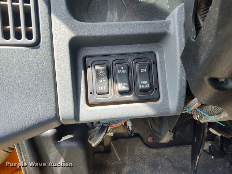 image for item EQ9391 2003 International 7400  dump truck