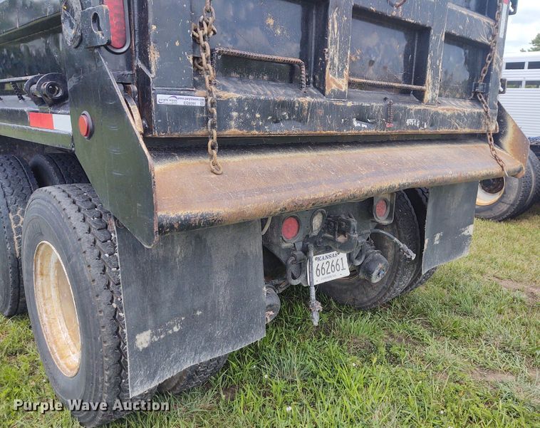 image for item EQ9391 2003 International 7400  dump truck