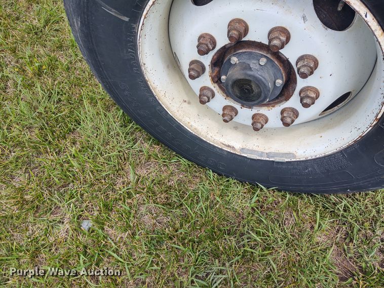 image for item EQ9391 2003 International 7400  dump truck