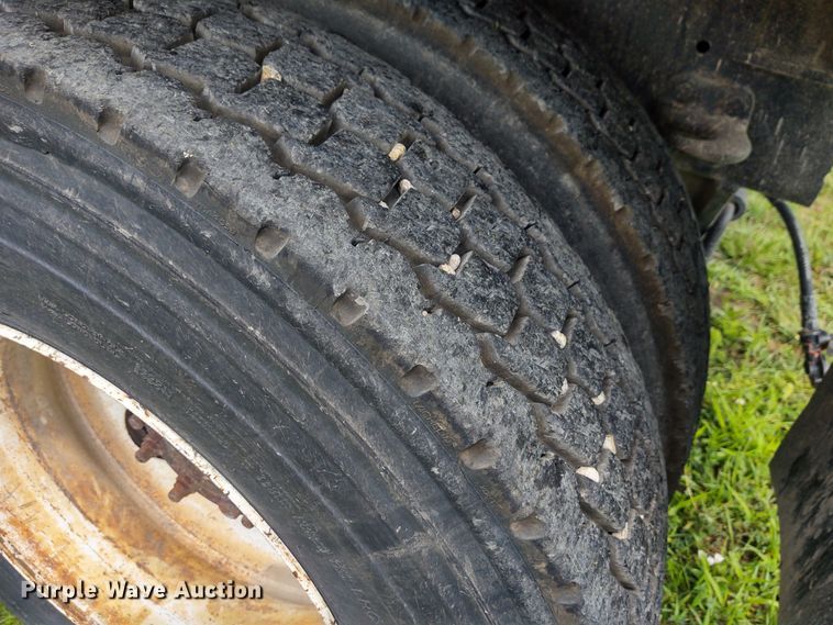 image for item EQ9391 2003 International 7400  dump truck