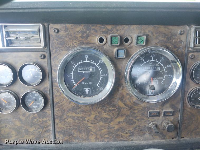 image for item EQ9396 1997 Kenworth  semi truck