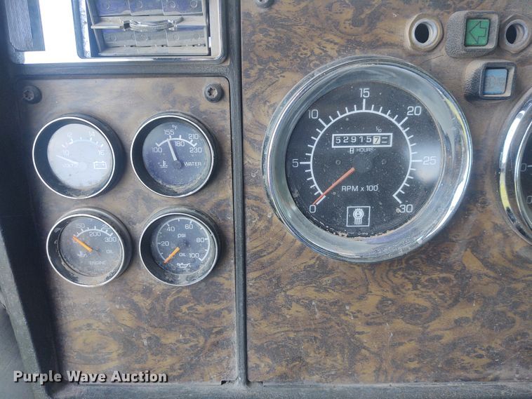 image for item EQ9396 1997 Kenworth  semi truck
