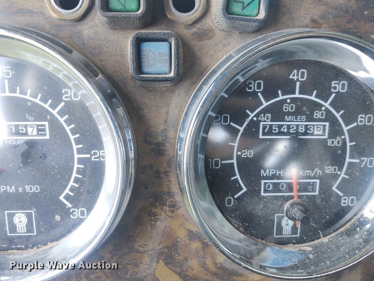image for item EQ9396 1997 Kenworth  semi truck