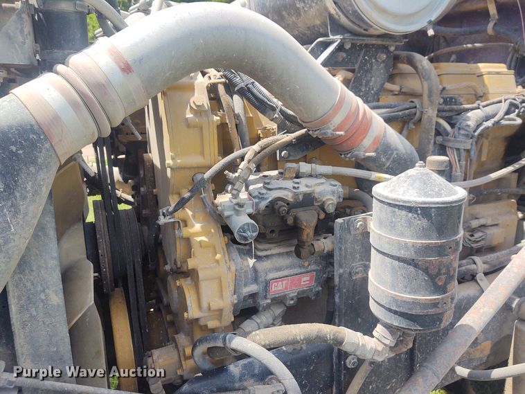 image for item EQ9396 1997 Kenworth  semi truck