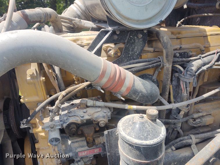 image for item EQ9396 1997 Kenworth  semi truck