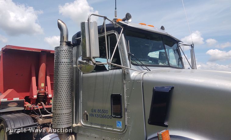 image for item EQ9396 1997 Kenworth  semi truck