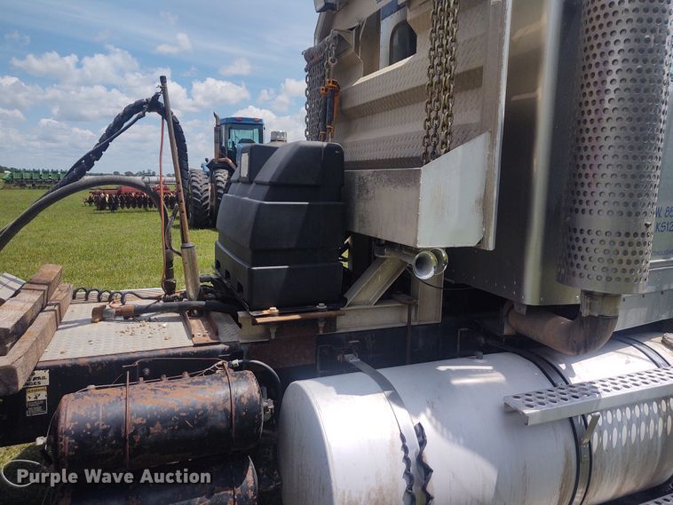 image for item EQ9396 1997 Kenworth  semi truck
