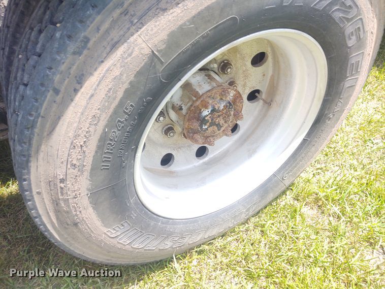 image for item EQ9396 1997 Kenworth  semi truck
