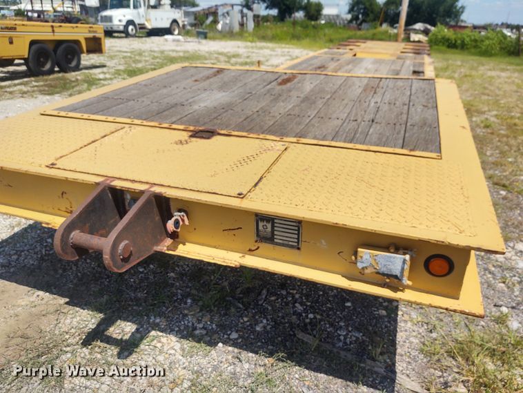 image for item EQ9401 1990 Trail King TK80RG-463 equipment trailer