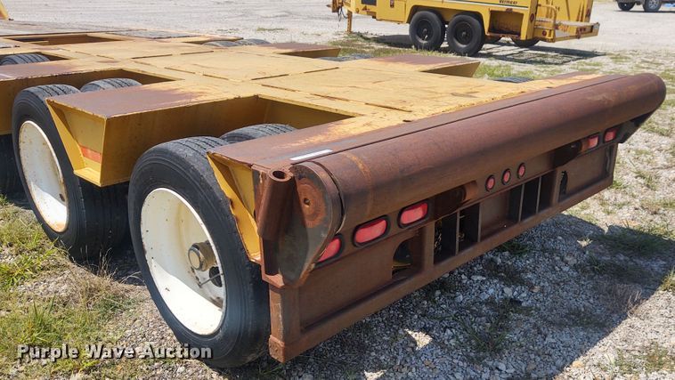 image for item EQ9401 1990 Trail King TK80RG-463 equipment trailer
