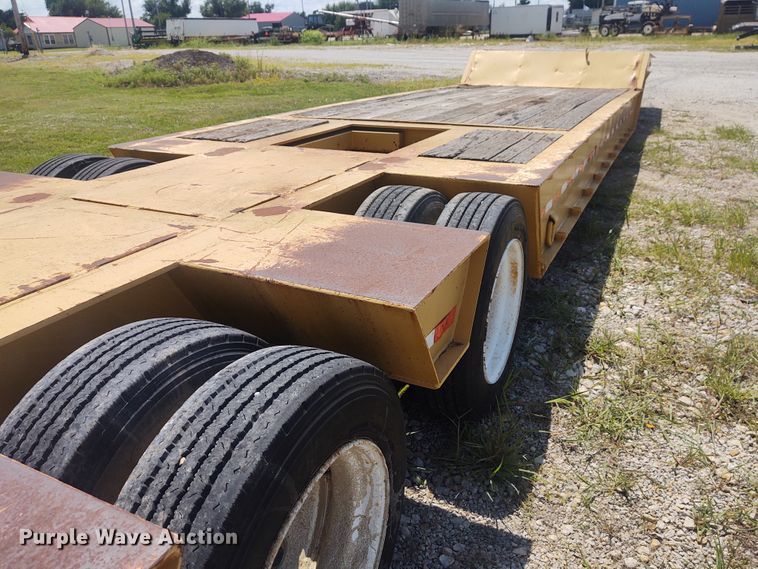 image for item EQ9401 1990 Trail King TK80RG-463 equipment trailer